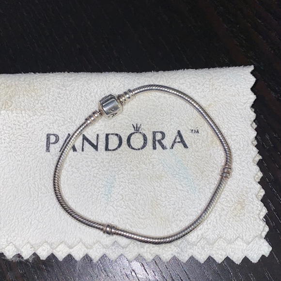 SOLD - Pandora charm bracelet - Picture 1 of 2